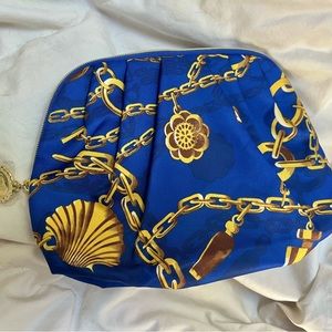 Brand New Estée Lauder Blue and Gold Chain Patterned Cosmetic Bag